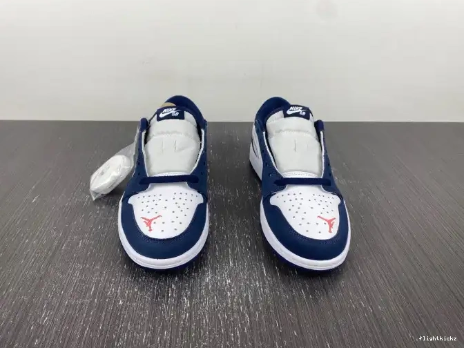 Navy Low Jordan Midnight CJ7891-400 1 SB 0502